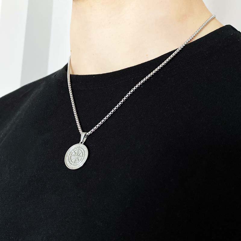 BG-8B Подарък за мъжа на живота ви - колие с компас